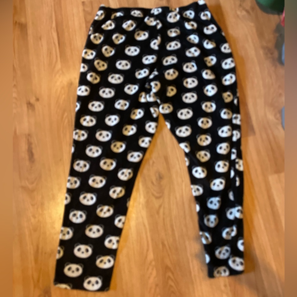 Women Black and White Panda Print pjs